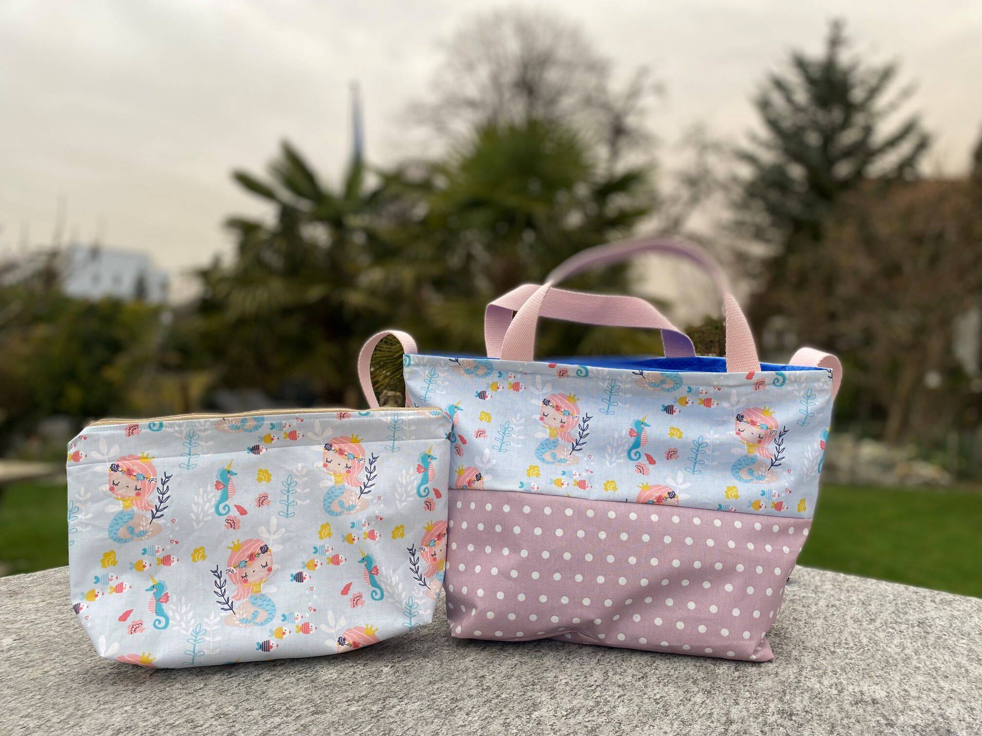Badetasche Ikea Klein Strandtasche Unikat mit Reissverschluss Wachstuch Meerjungfrau altrosa Punkte